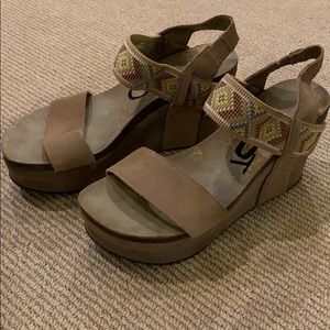 Otbt tan sandals with woven strap